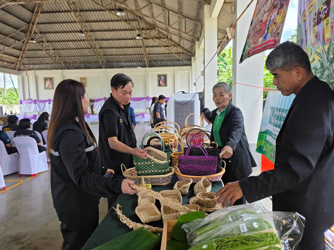 title - ส.ป.ก. ร่วมติดตามรัฐมนตรีช่วยว่าการกระทรวงเกษตรและสหกรณ์ (นางสาวปิยะรัฐชย์ ติยะไพรัช) ลงพื้นที่ตรวจราชการในจังหวัดราชบุรี